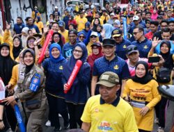 Munafri-Aliyah dan Kepala BKN RI Jalan Sehat Bareng Warga, Rayakan HUT Makassar Penuh Kegembiraan