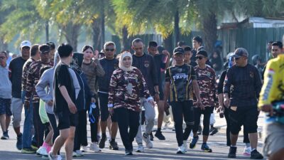 Jalan Sehat Silaturahmi, Aliyah Mustika Ilham Ajak FKPPI–KBPP Polri Perkuat Persatuan